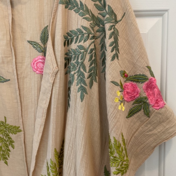 Aratta Silent Journey embroidered floral kimono robe - Picture 2 of 12